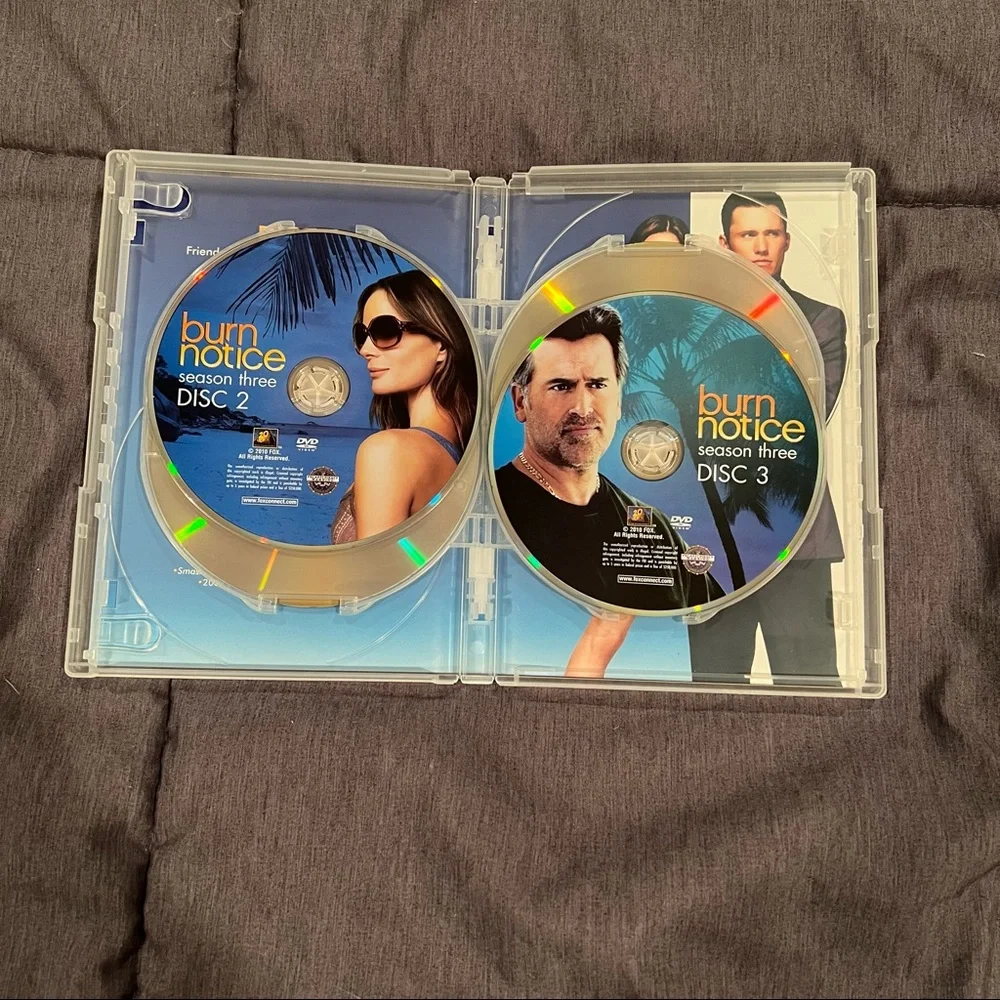 Burn Notice Seasons 1-3 on DVD Spy Action Drama USS Network Jeffrey Donovan - Picture 15 of 16
